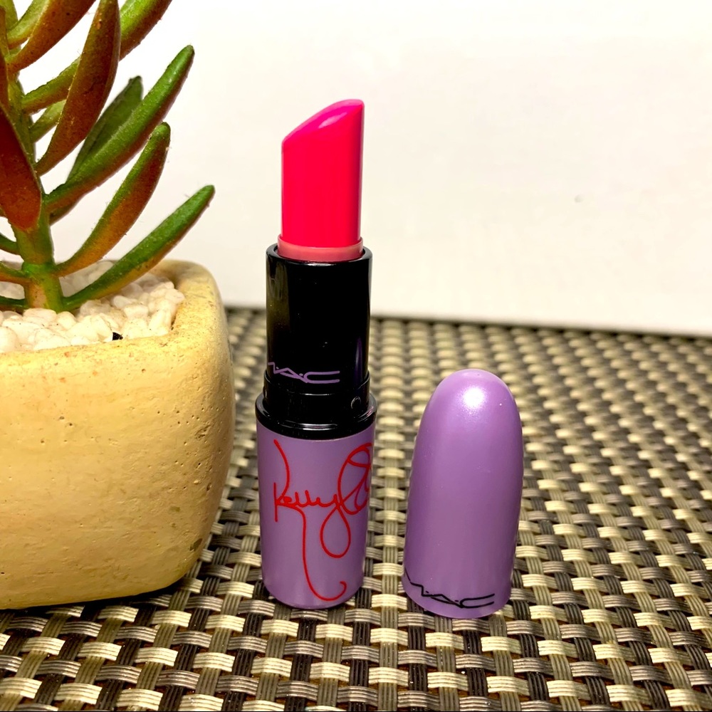 Mac Cosmetics X Kelly Osborne Kelly Yum Yum